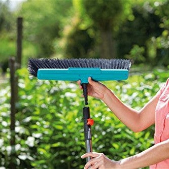 scopa-per-esterni-combisystem-Gardena-compatibile