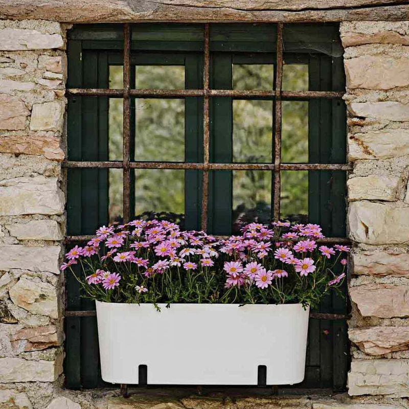 Kos - 100% recycled plastic balcony box with water reserve